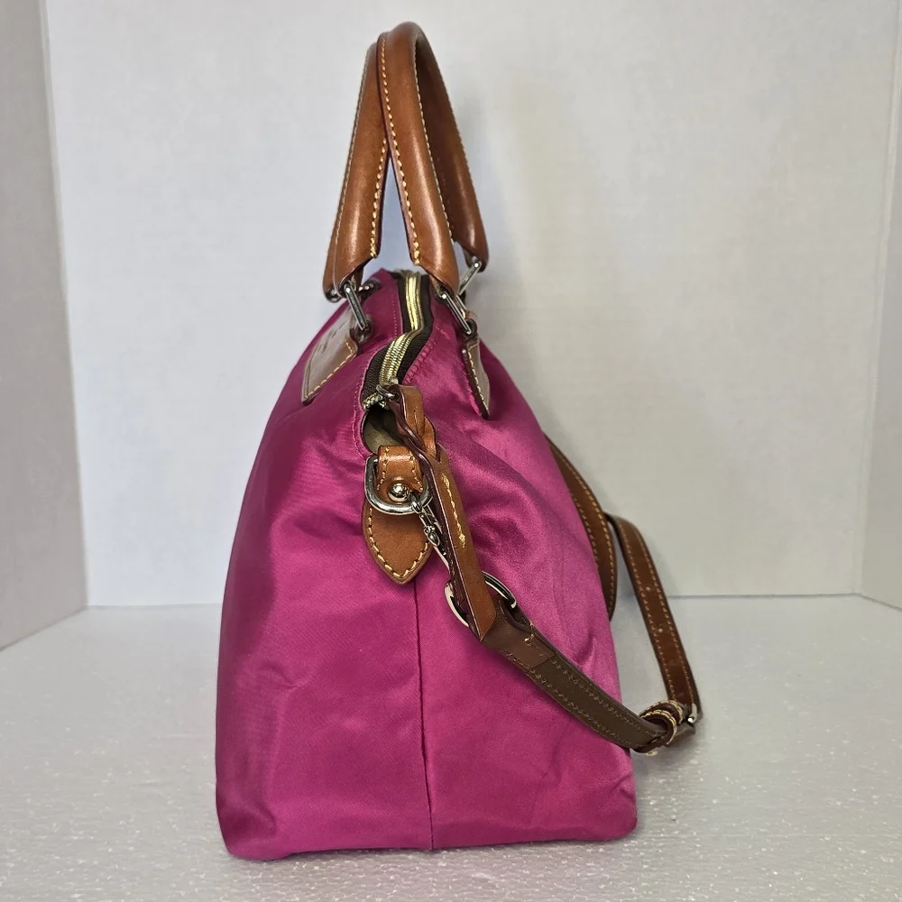 Dooney & Bourke stylish vibrant